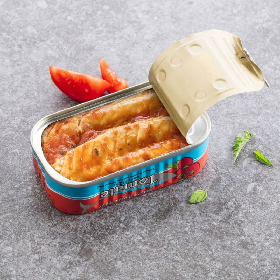 Makrelenfilet mit Tomate